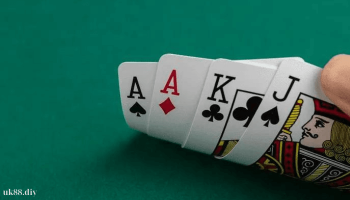 OMAHA POKER là gì?